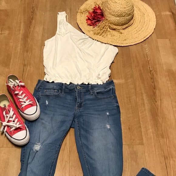 Hollister Jeans with Holes Distressed Straight Leg Size 5R - Picture 9 of 9